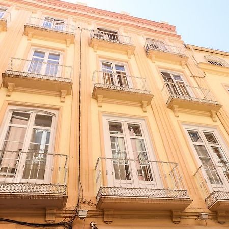 Apartamentos Catedral Малага Екстериор снимка