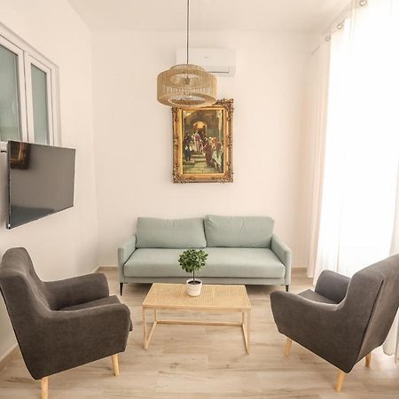 Apartamentos Catedral Малага Екстериор снимка