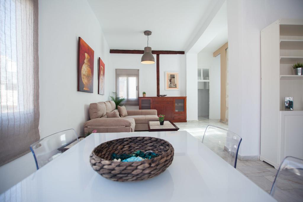 Apartamentos Catedral Малага Стая снимка