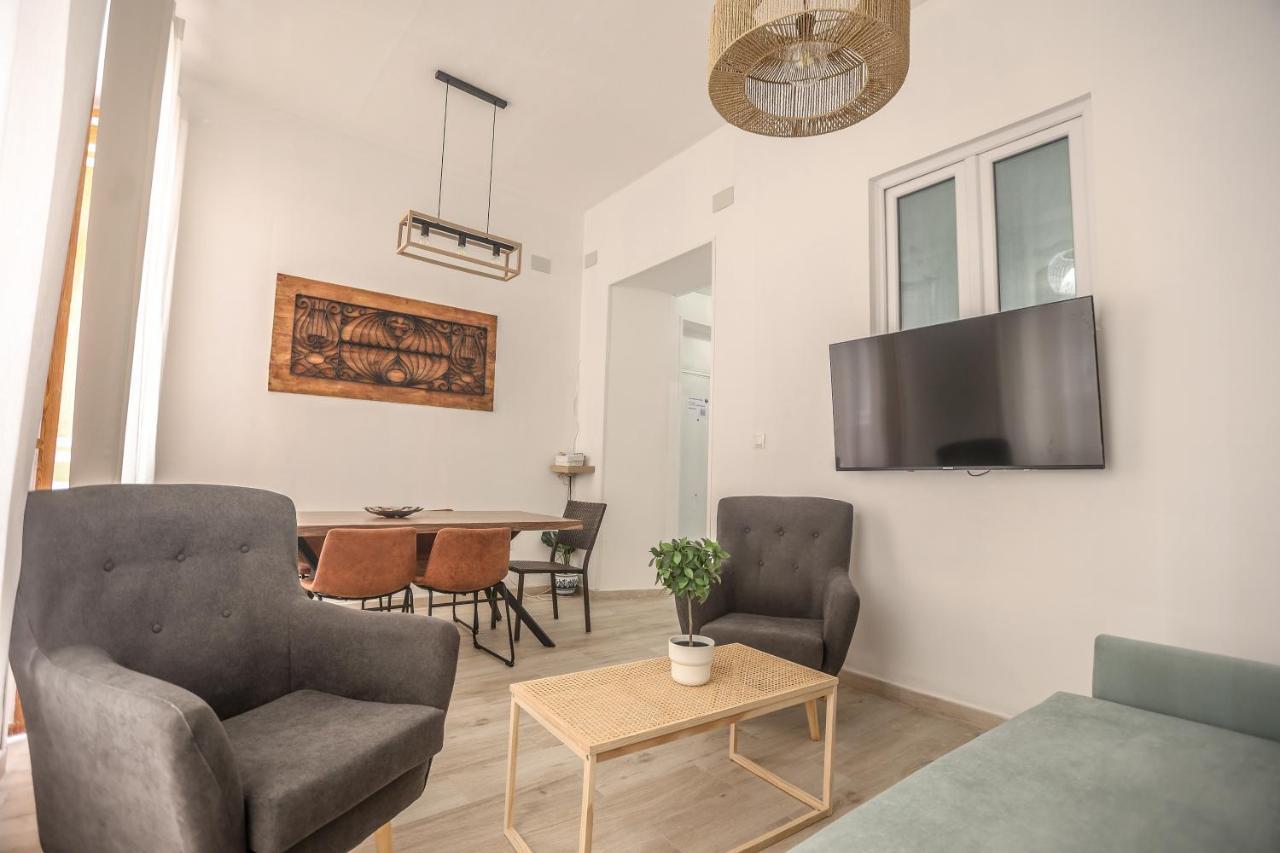 Apartamentos Catedral Малага Екстериор снимка