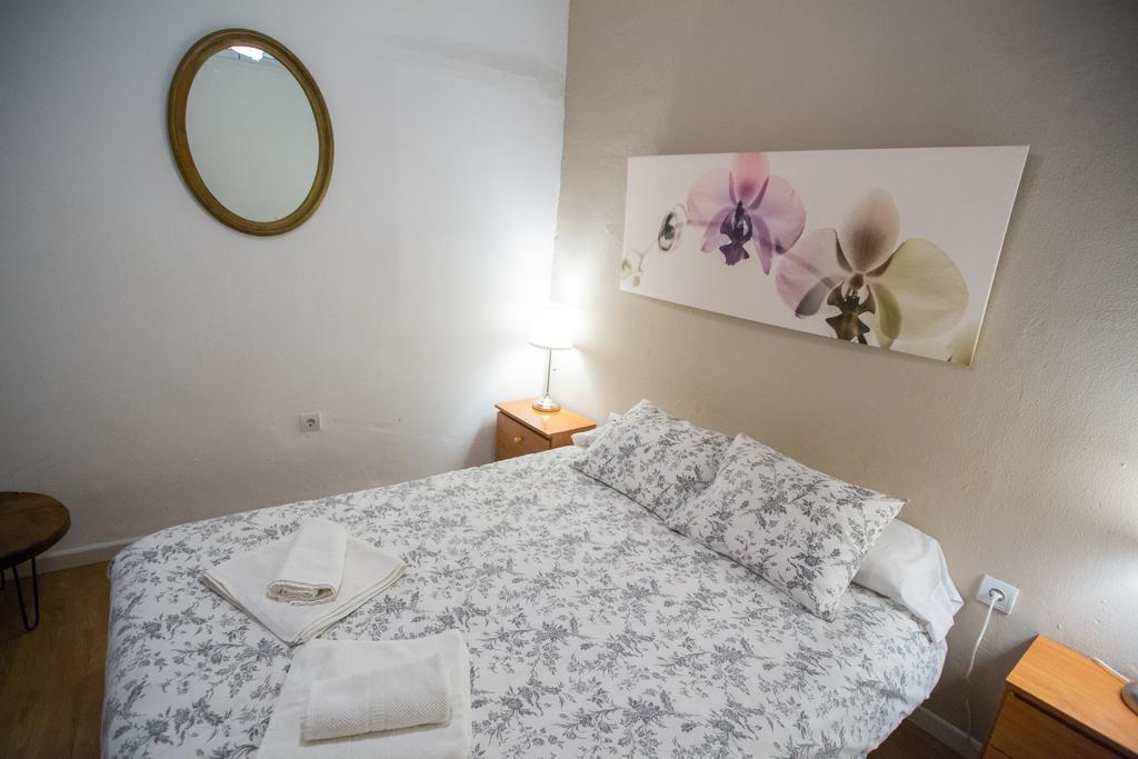 Apartamentos Catedral Малага Екстериор снимка