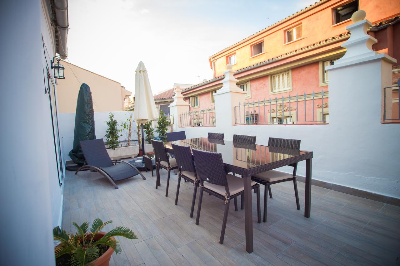 Apartamentos Catedral Малага Екстериор снимка