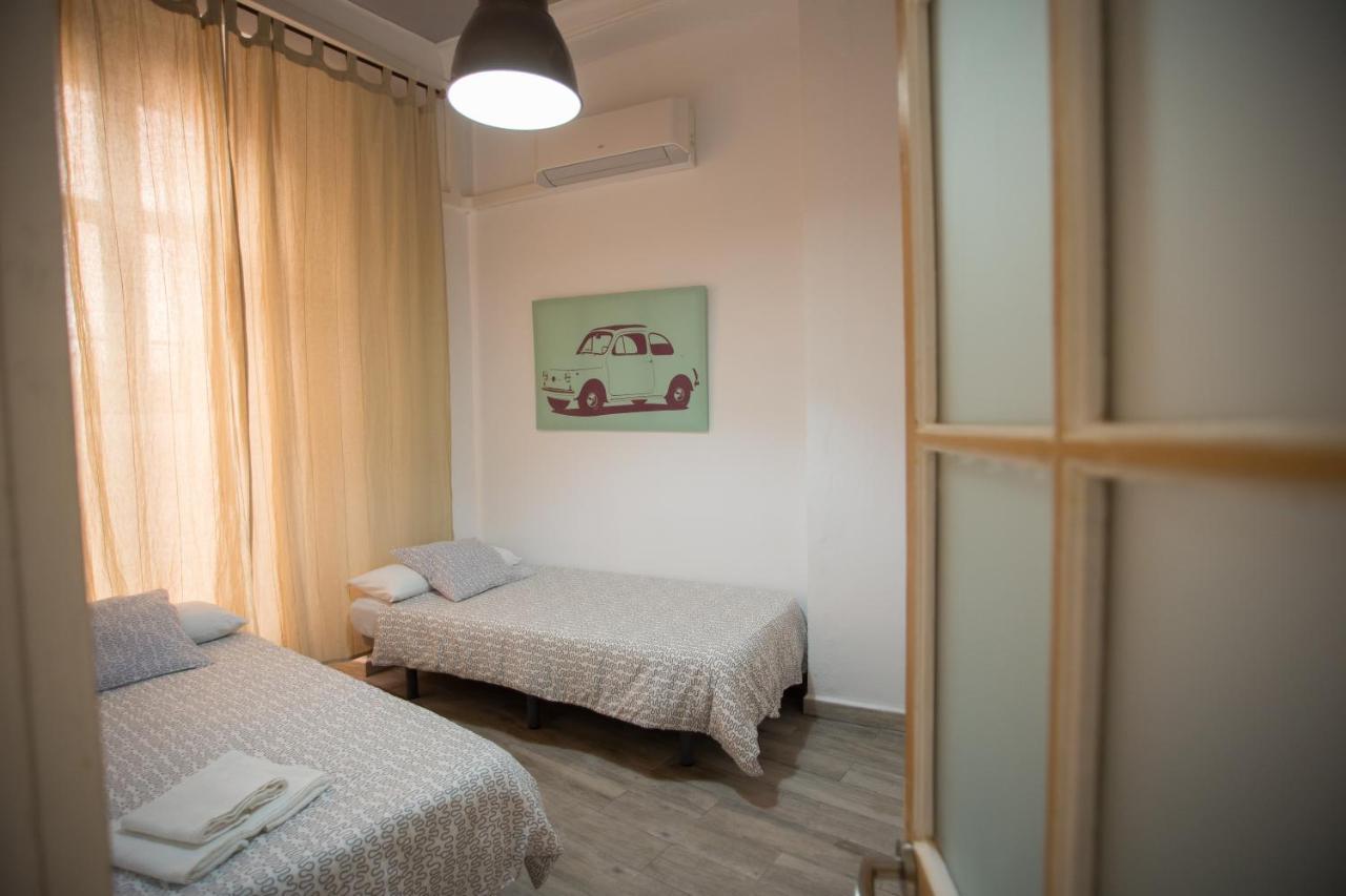 Apartamentos Catedral Малага Екстериор снимка