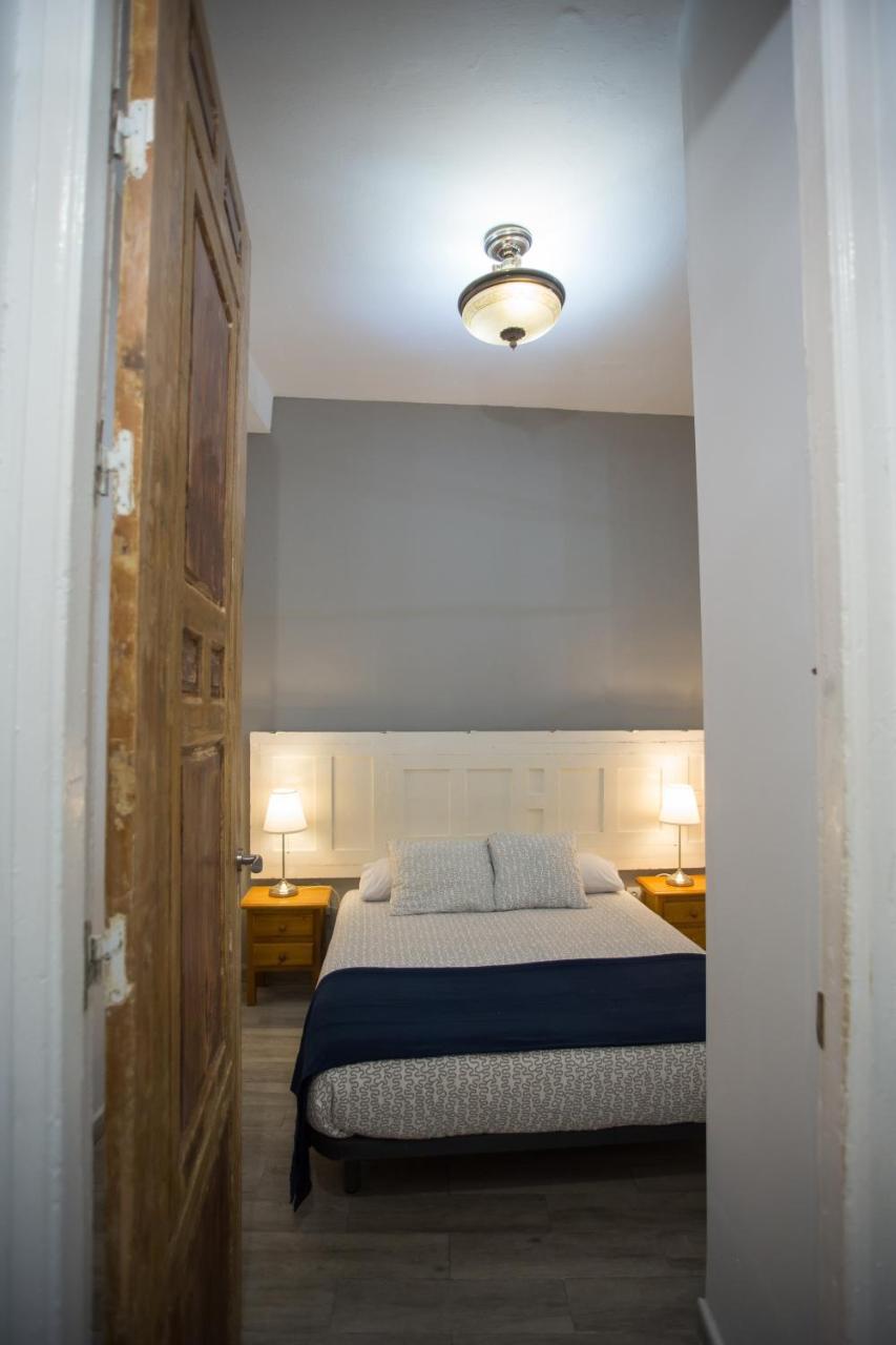 Apartamentos Catedral Малага Екстериор снимка