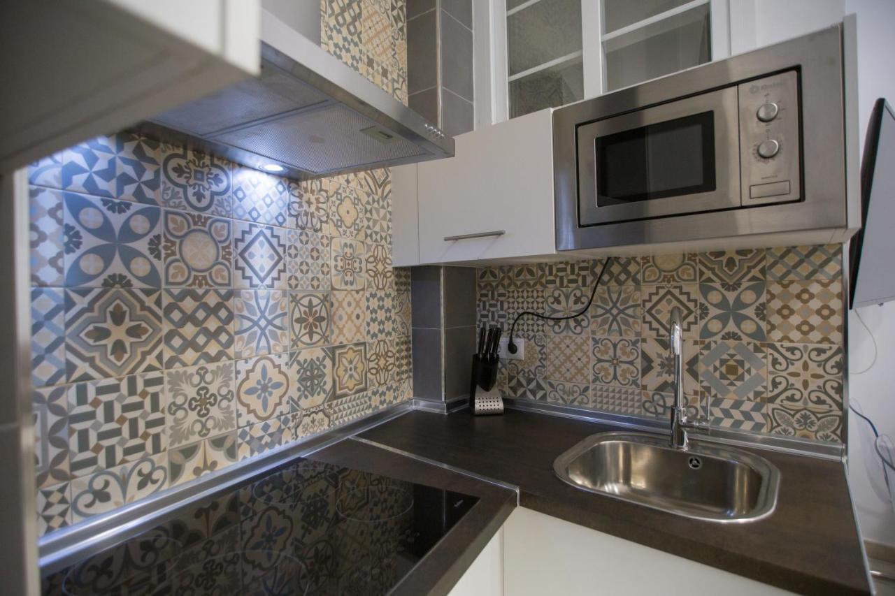 Apartamentos Catedral Малага Екстериор снимка