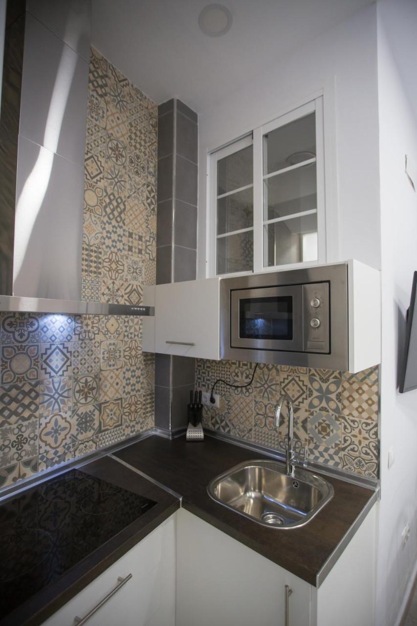 Apartamentos Catedral Малага Екстериор снимка