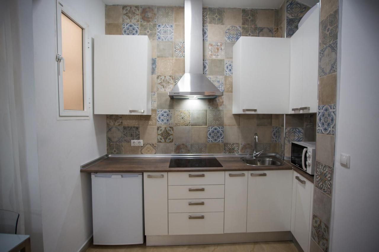 Apartamentos Catedral Малага Екстериор снимка