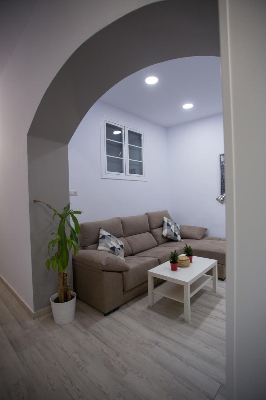 Apartamentos Catedral Малага Екстериор снимка