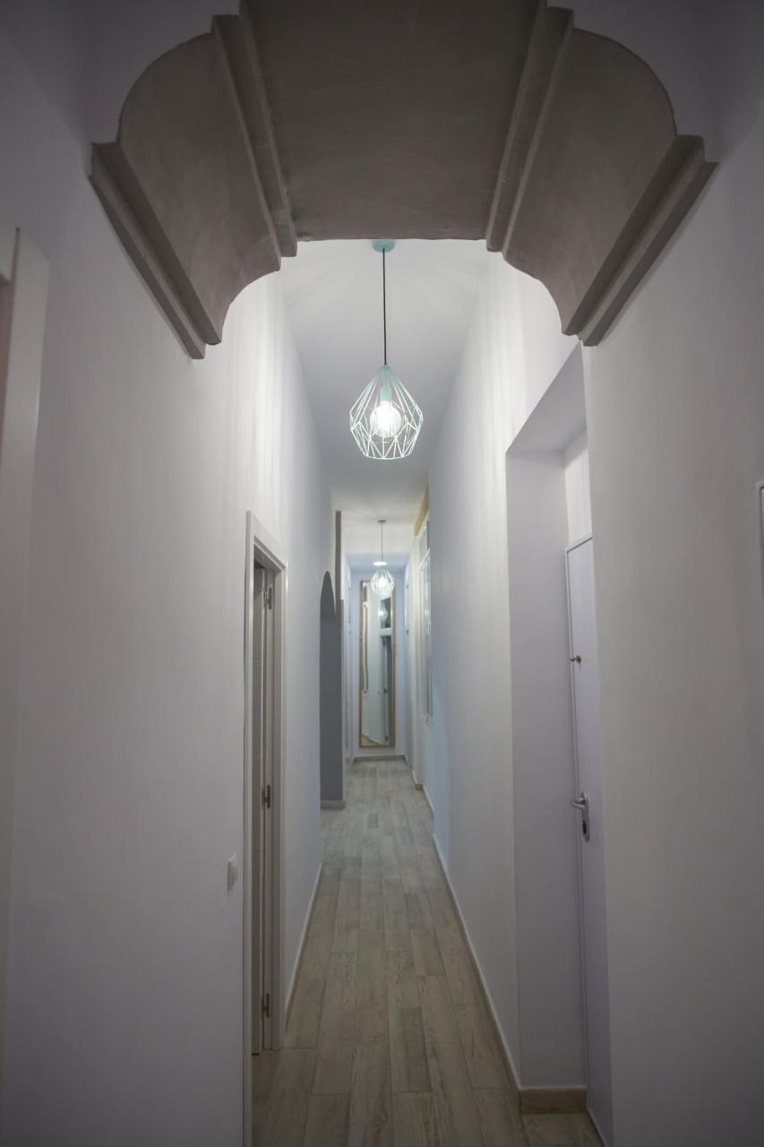 Apartamentos Catedral Малага Екстериор снимка
