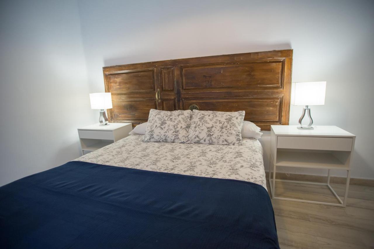 Apartamentos Catedral Малага Екстериор снимка